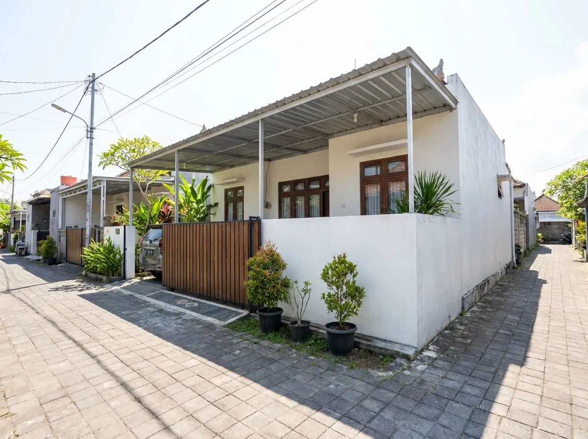 Vila minimalis di jalan perumahan